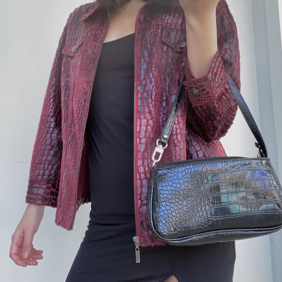 vintage faux croc print red velvet jacket - Picture 5 of 8